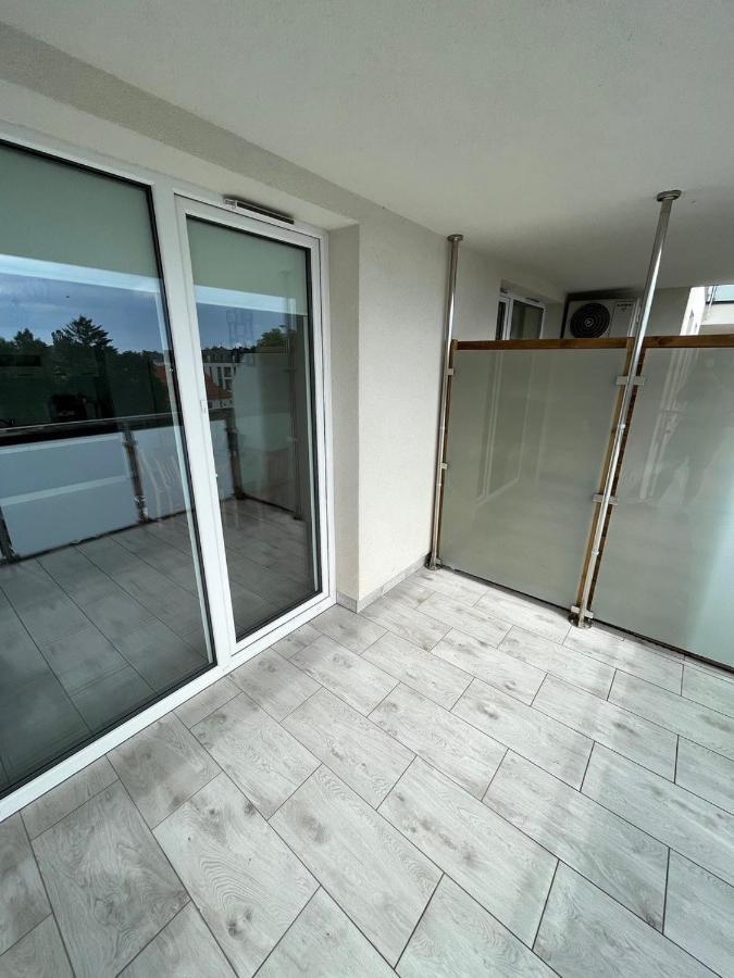 Sdh 1 Radzymin Comfortable Apartment Near Warsaw Exterior photo